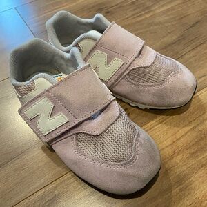 New Balance Kids Light Pink Velcro Sneakers